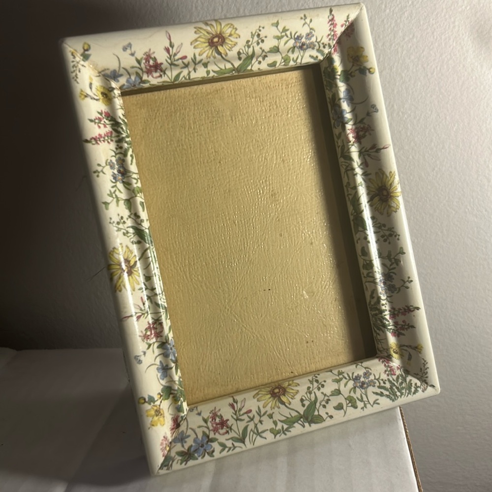 Vintage Wildflower Frame